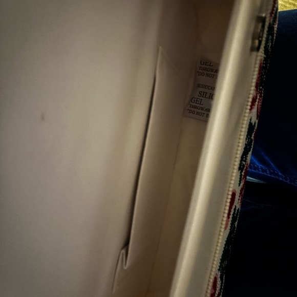 VIRAL Beaded Turtle Print Shoulder Bag - White, Green, Red - Picture 8 of 8